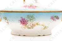 Covered vegetable in Limoges china by Sigismond Maas, decorated with pink and white chrysanthemums on a sky blue background and with gold borders photo-5