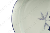 Plat ovale en porcelaine de Limoges de la maison Haviland et Parlon modèle Shangaï bleu orient orné de fleurs en camaïeu de bleus photo-3