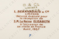 Plat rond en porcelaine de Limoges de la maison Bernardaud modèle Reine Elisabeth orné d oiseaux de paradis et de branchages or photo-6