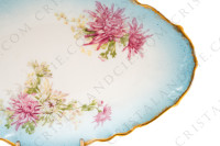 Ravier en porcelaine de Limoges de la maison Sigismond Maas orné de chrysanthèmes rose et blancs sur un fond bleu clair et de liserets or photo-4