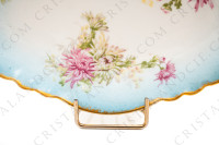 Ravier en porcelaine de Limoges de la maison Sigismond Maas orné de chrysanthèmes rose et blancs sur un fond bleu clair et de liserets or photo-5