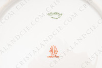 Série de six assiettes à dessert en porcelaine de Limoges de la maison Sigismond Maas ornées de chrysanthèmes rose et blancs sur un fond bleu clair et de liserets or photo-7