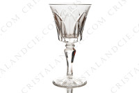 Série de six verres à Porto n°5 en cristal de Saint-Louis modèle Camargue présentant un important décor taillé photo-2