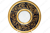 Tasse à café en porcelaine de Limoges ornée de frises en incrustations or et d arabesque or sur un fond bleu de four photo-6