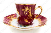 Tasse à café en porcelaine décorée à la main par les ateliers Le Tallec ornée de fleurs polychromes peintes à la main sur un fond rouge et arabesques or photo-2