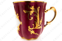 Tasse à café en porcelaine décorée à la main par les ateliers Le Tallec ornée de fleurs polychromes peintes à la main sur un fond rouge et arabesques or photo-3