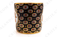 Tasse à moka en porcelaine de Limoges de la maison Bernardaud ornée d oiseaux et fleurs or sur un fond bleu de four photo-6
