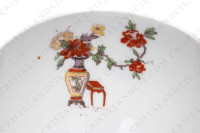 Tasse à thé en porcelaine de Limoges de la maison Bernardaud ornée d un décor polychrome japonisant photo-4