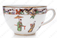 Tasse à thé en porcelaine de Limoges de la maison Bernardaud ornée d un décor polychrome japonisant photo-3