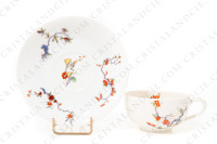 Breakfast set in Limoges china by Bernardaud pattern Condé decorated with polychromes birds of paradise and flowers photo-2