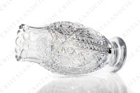 Vase en cristal de Baccarat présentant un riche décor taillé photo-3