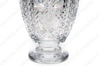 Vase en cristal de Baccarat présentant un riche décor taillé photo-6