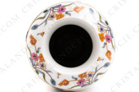 Vase en porcelaine de Limoges de la maison Haviland modèle Aux Cailles ornée de couples de cailles, de papillons et fleurs polychromes rehaussés d or photo-8