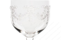 Verre à eau n°2 en cristal de Saint-Louis modèle Meurice gravure au pantographe numéro 108, présentant des guirlandes de fleurs surmontées de nœuds photo-3