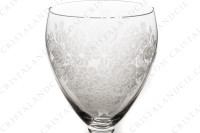Verre à Porto n°5 en cristal de Baccarat présentant un décor de bouquet de fleurs gravé photo-3