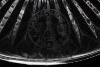 Verre à vin blanc n°4 en cristal de Baccarat modèle Jonzac orné de pans coupés et d une frise de lauriers sur la paraison, la jambe est ornée d une bague et une étoile décore le pied photo-7