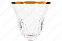 Verre à vin rouge n°3 en cristal de Saint-Louis modèle Lozère B or présentant décor de biseaux taillés, un pied creux taillé et des filets or photo-3