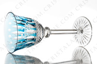 Verre à vin du Rhin roemer en cristal double-couches bleu clair de Saint-Louis modèle Tommy présentant un important décor taillé photo-2